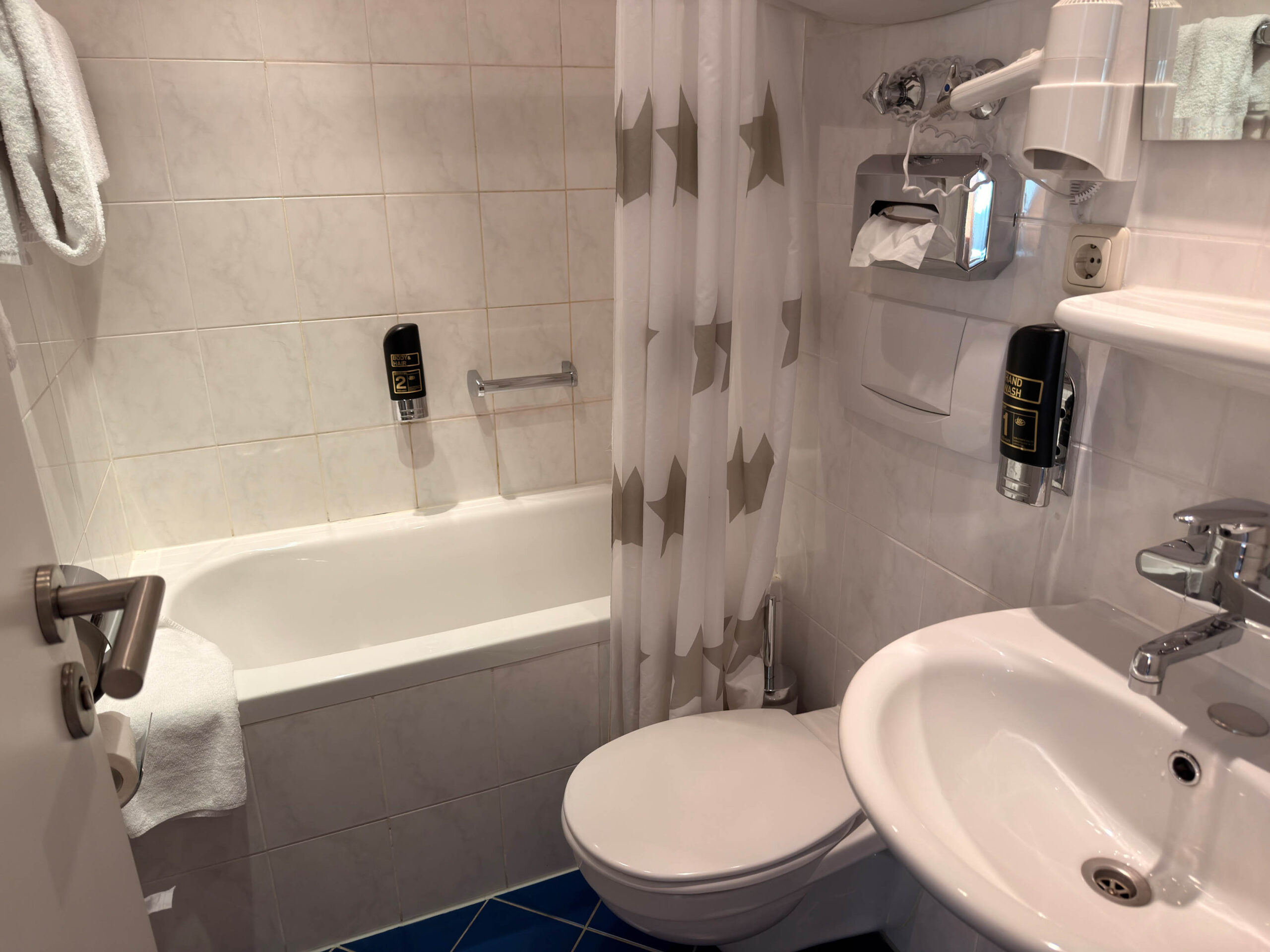 hotel-wallis-dreibettzimmer-v1