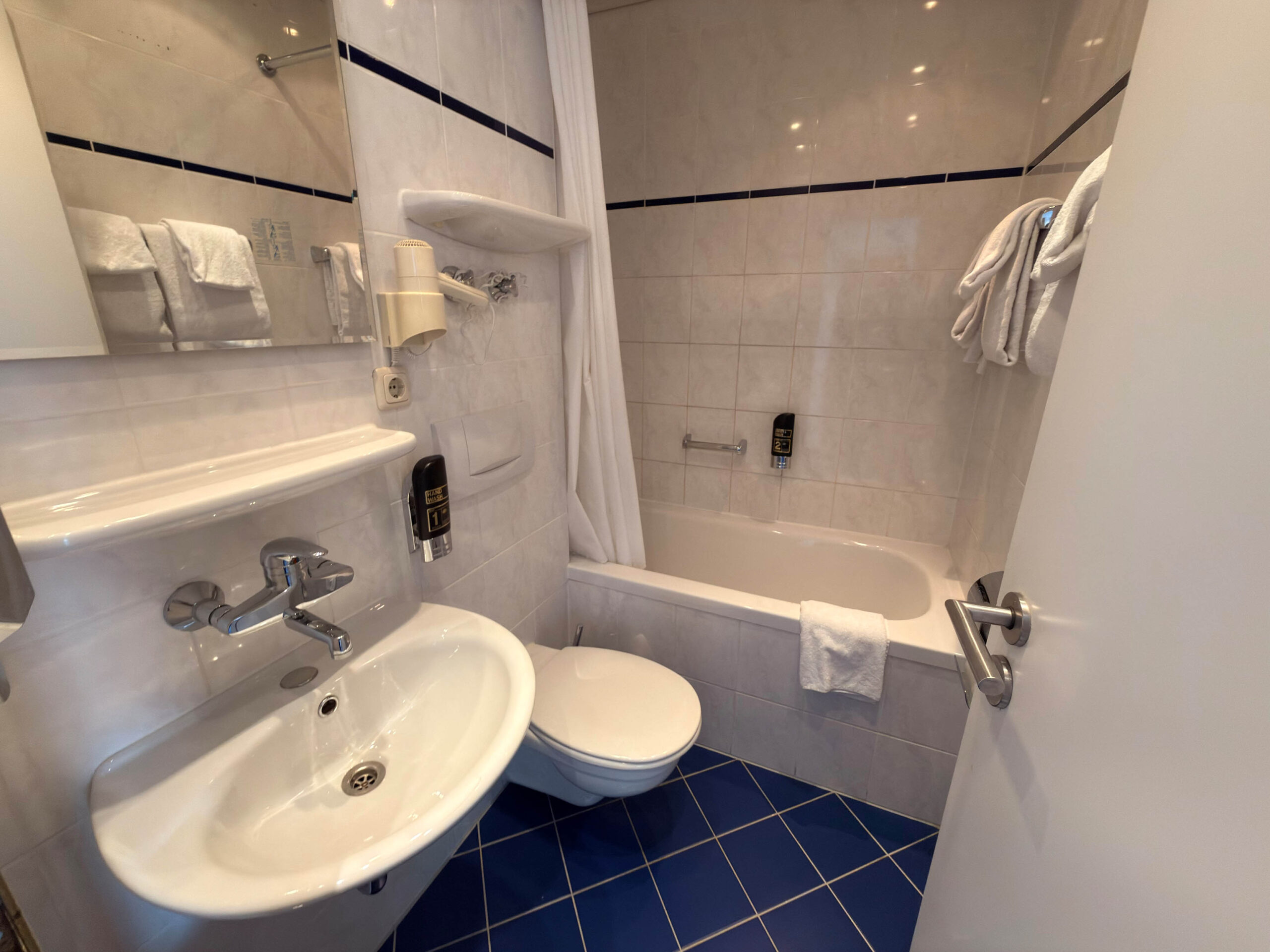 hotel-wallis-juniorsuite-v1